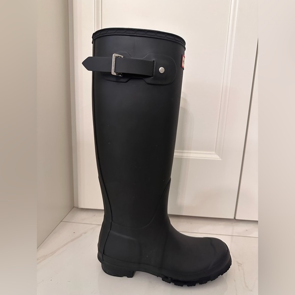 Woman’s Tall Hunter Boots - Picture 4 of 9